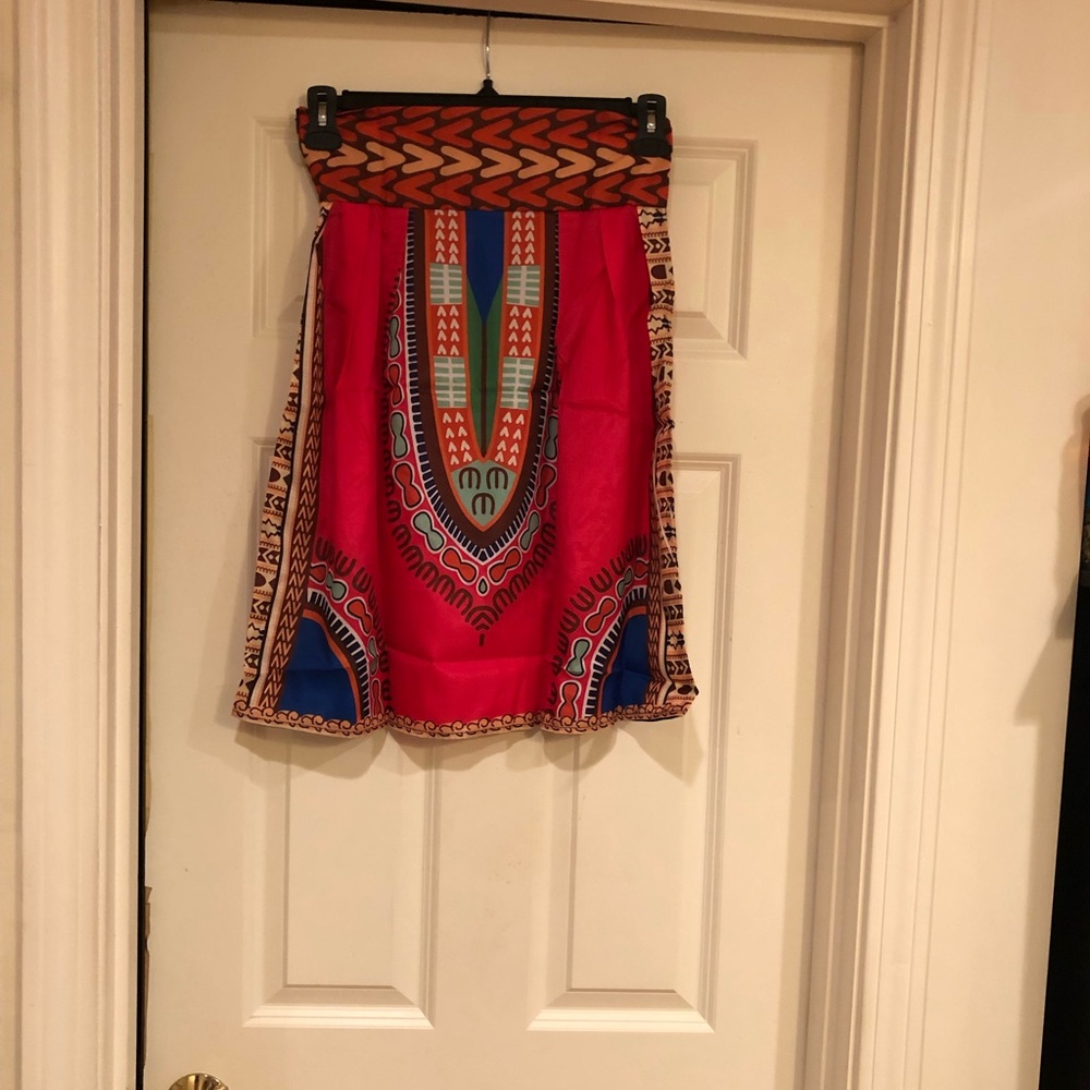 NWOT - Juniors Red printed skirt.